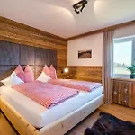 Appartement Hussnhof Farm Lodge *