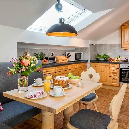 Апартаменты Hussnhof Farm Lodge