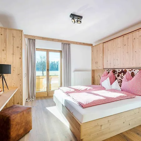 Hussnhof Farm Lodge Sachsenkam