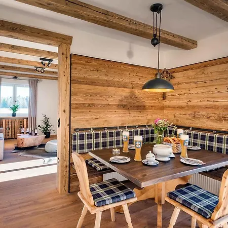 Hussnhof Farm Lodge *