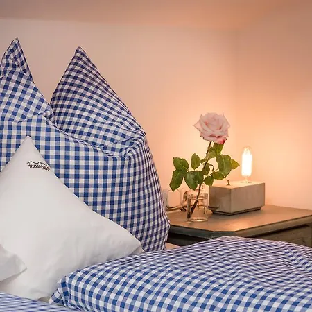 Hussnhof Farm Lodge Apartment Sachsenkam