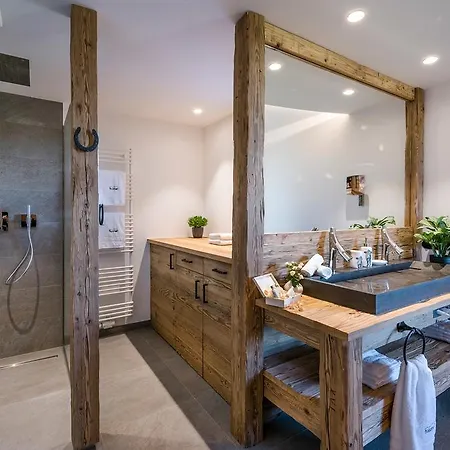 Hussnhof Farm Lodge *