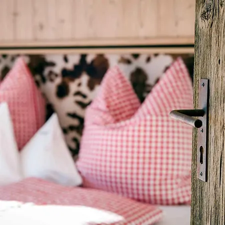 Hussnhof Farm Lodge *